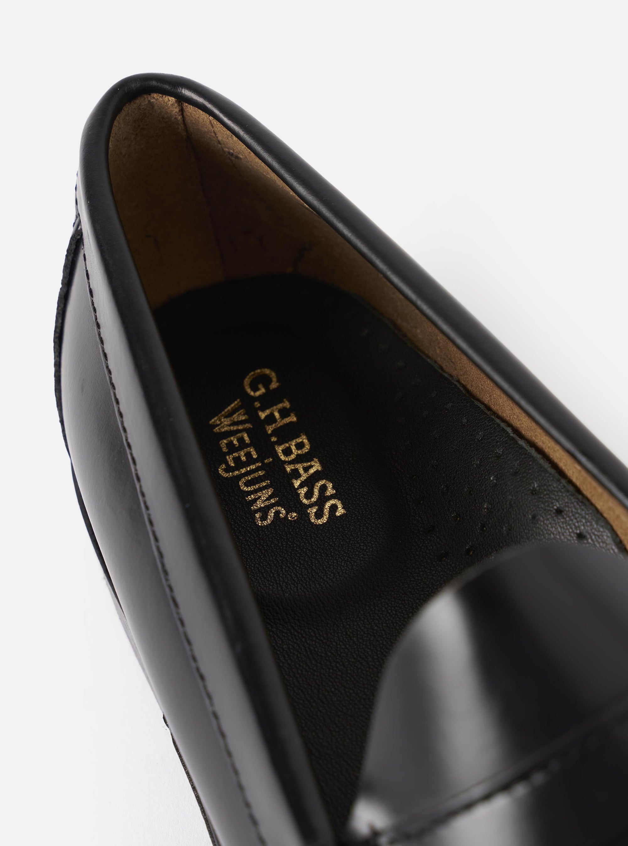 G.H.Bass Black Leather Weejuns Heritage Larson Moc Penny Loafer